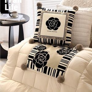 Black and Cream Floral Pillow and Blanket Set